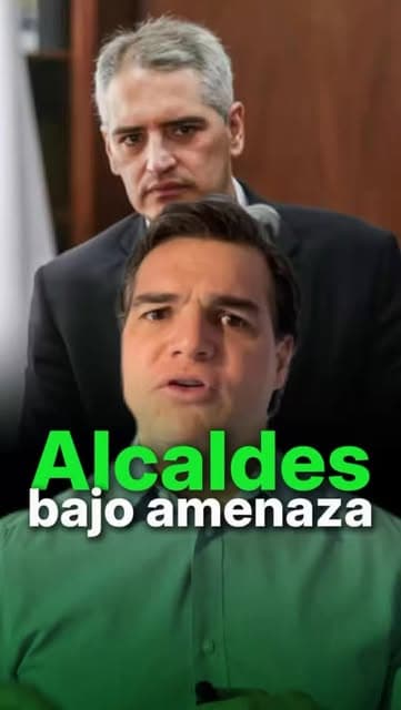Alejandro Arbeláez habla a cámara durante un encuentro público en Antioquia